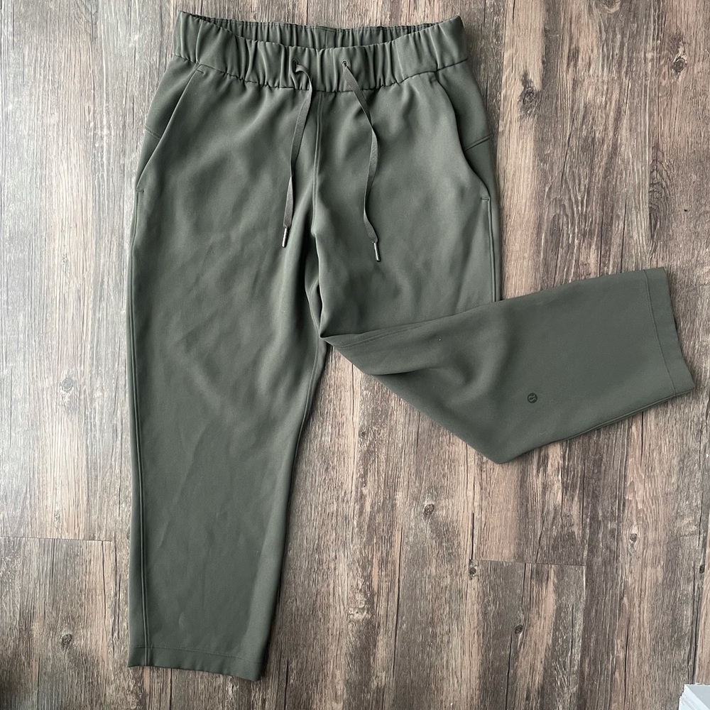 Lululemon On the Fly Crop *Woven 23”